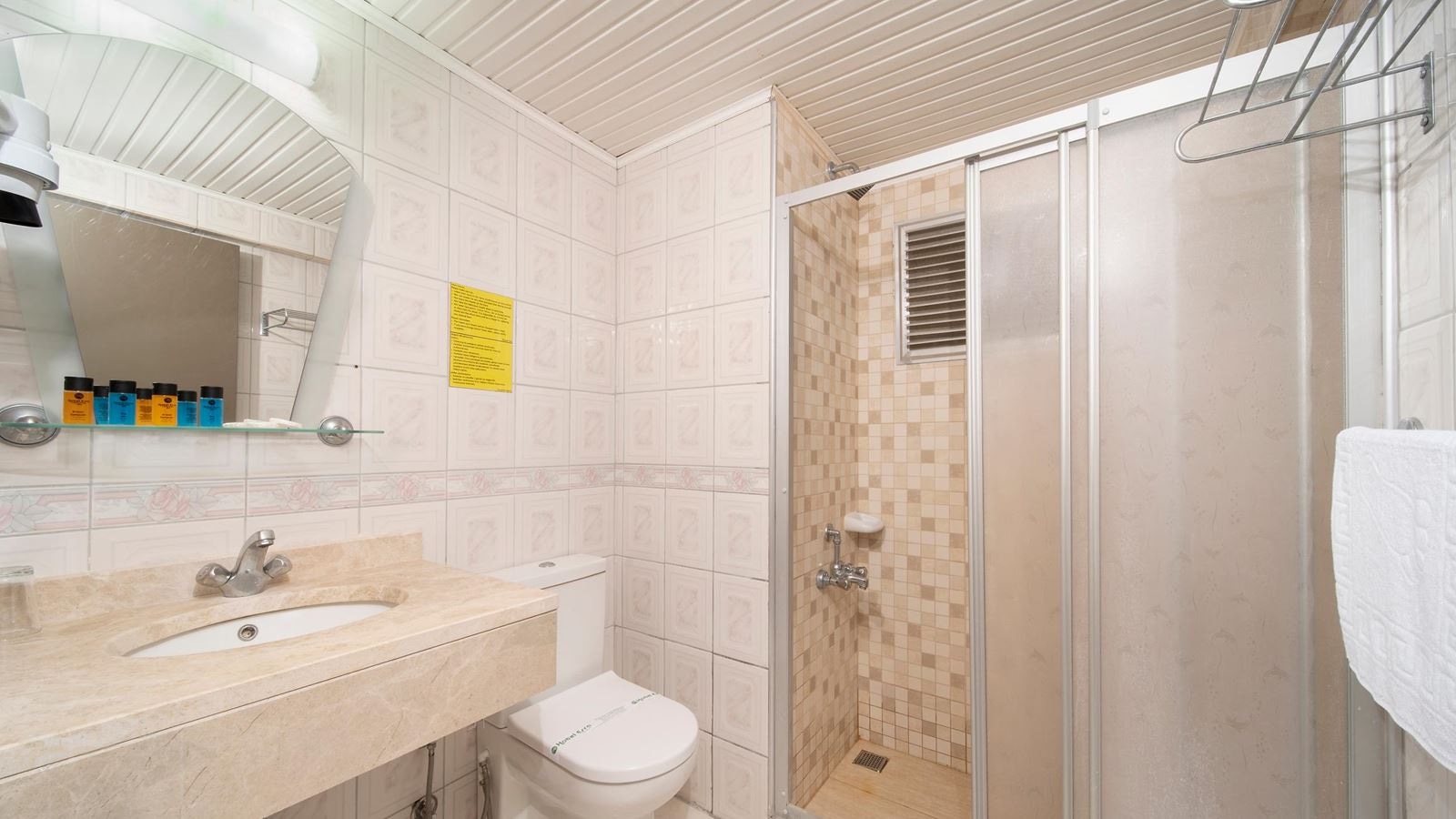 rooms-standard-room
