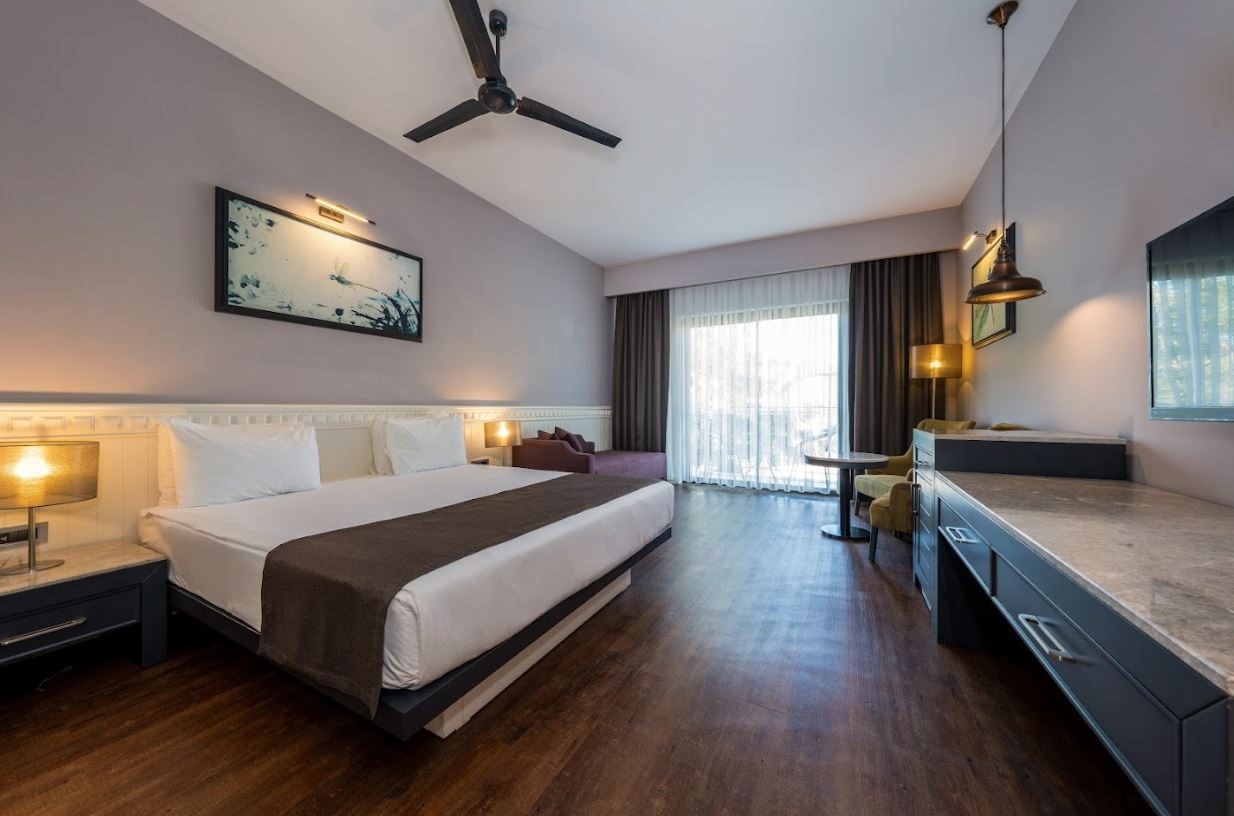 rooms-standart-land-view-room