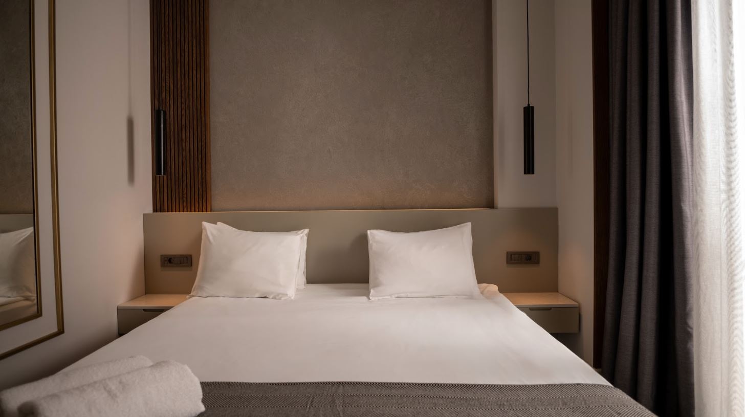rooms-family-suit