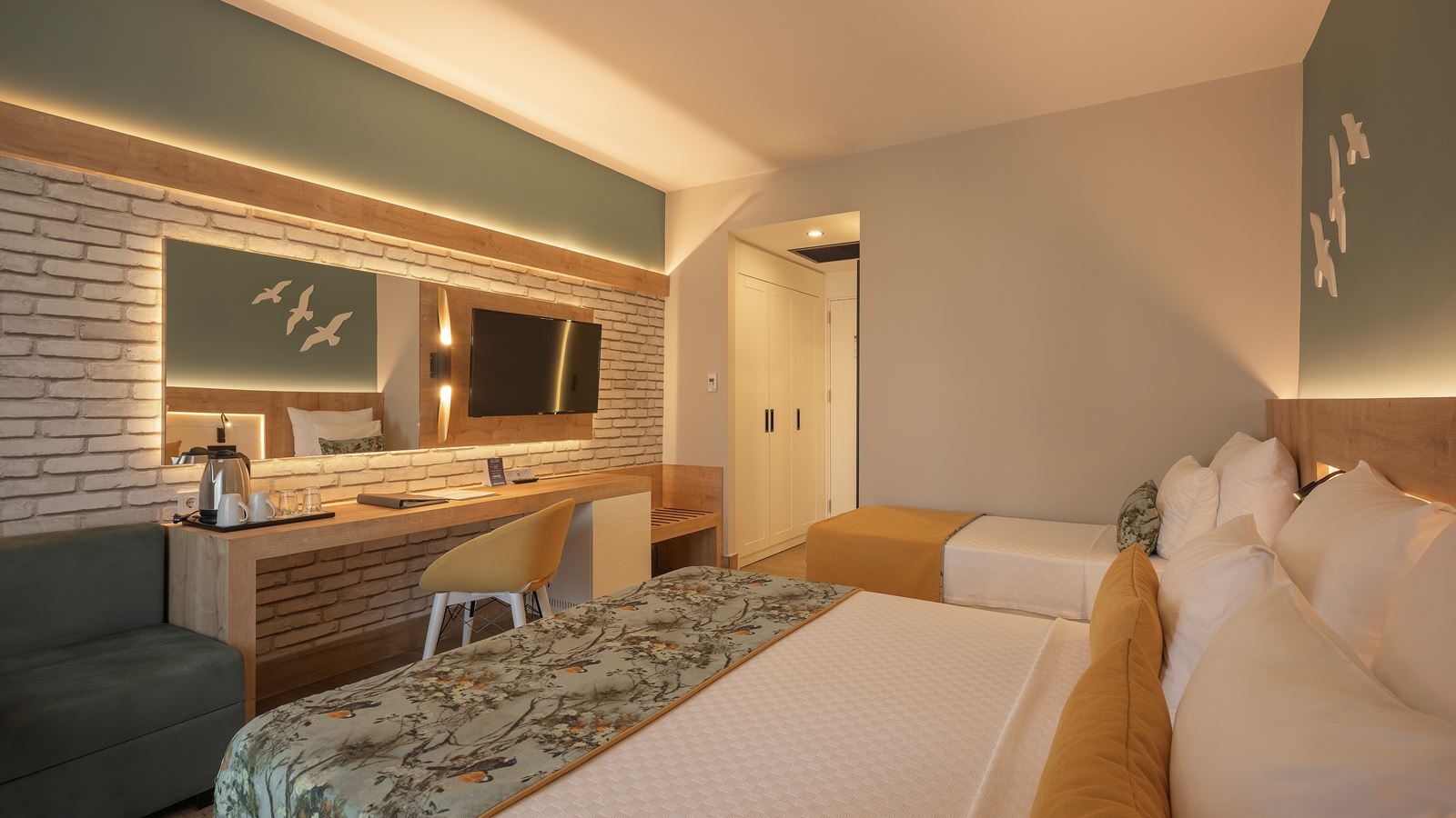 rooms-superior-room