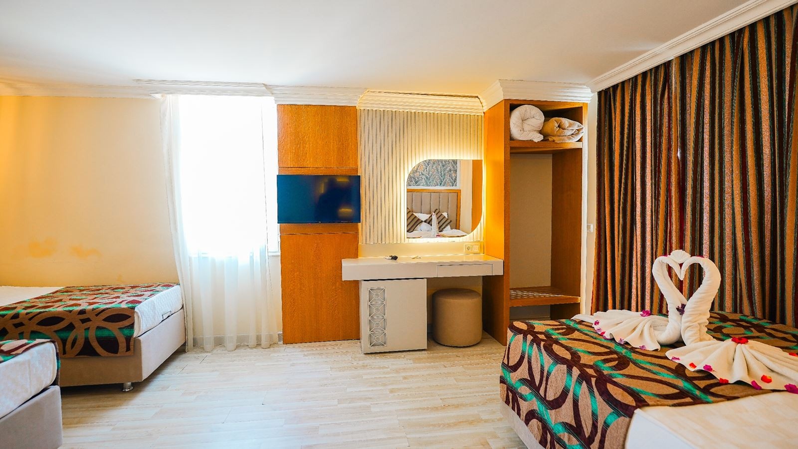 rooms-family-rooms