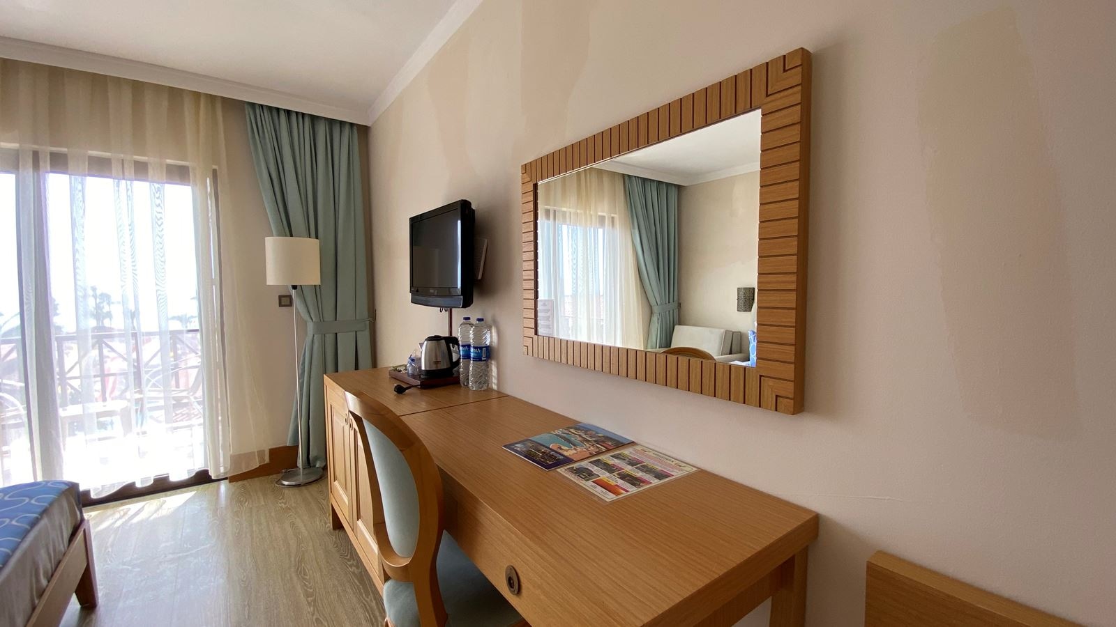 rooms-economy-room