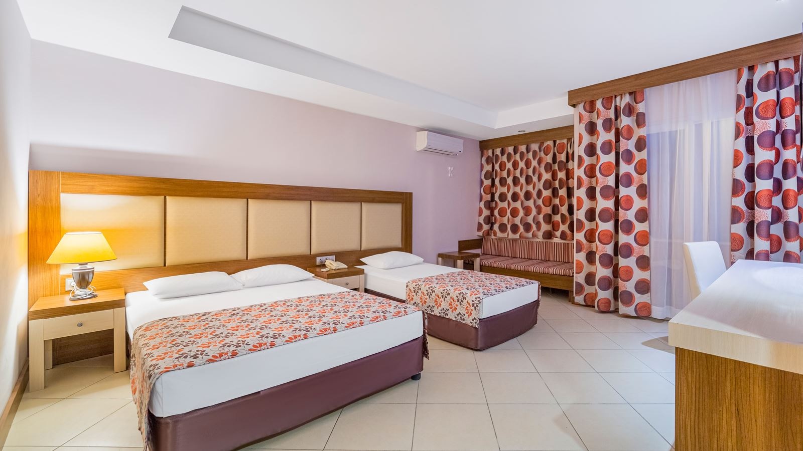 rooms-superior-room