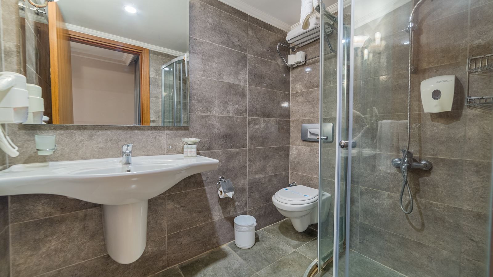 rooms-standard-room