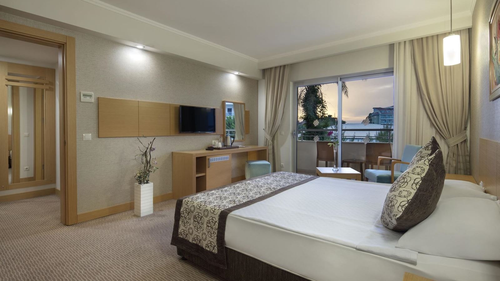 rooms-suite-room