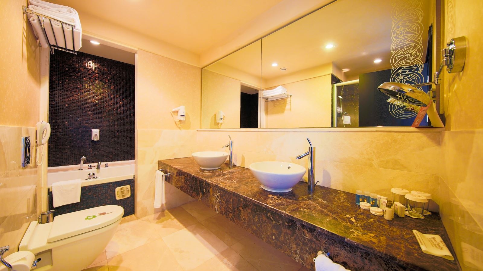 rooms-suite-room