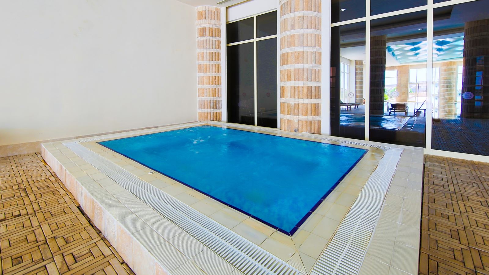 pools-indoor-pool