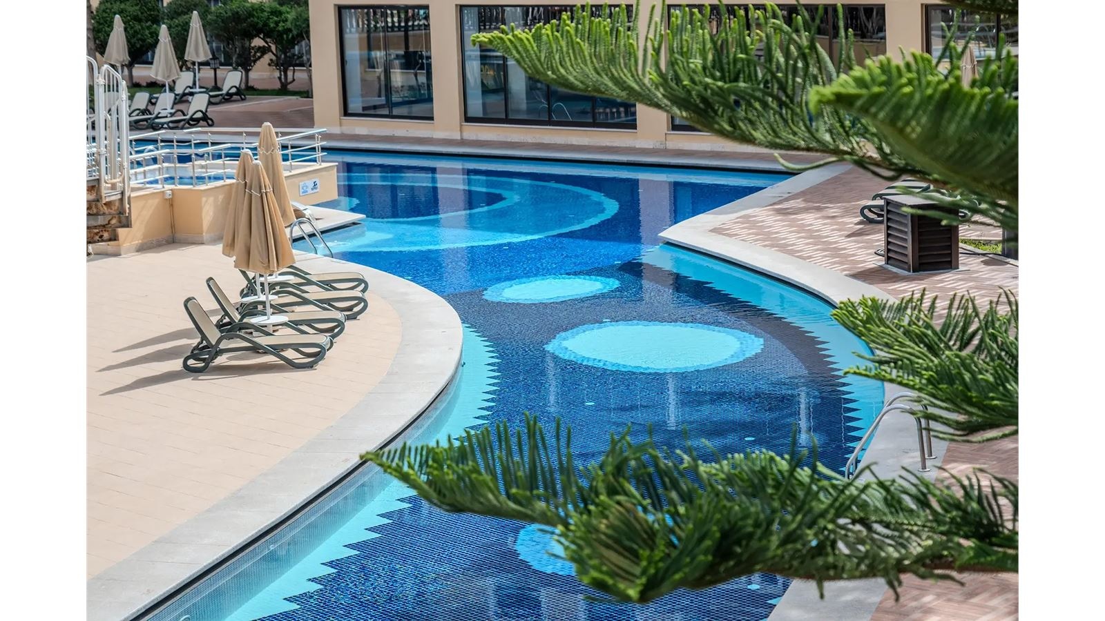 pools-outdoor-pool