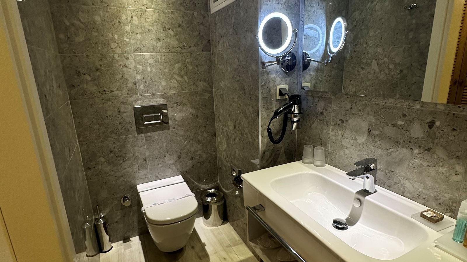 rooms-standard-room