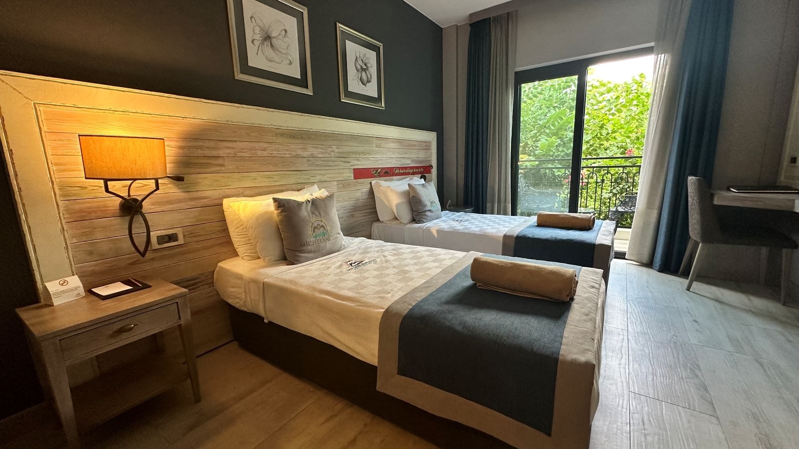 rooms-family-room