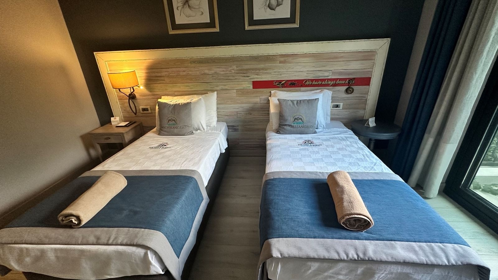 rooms-family-room