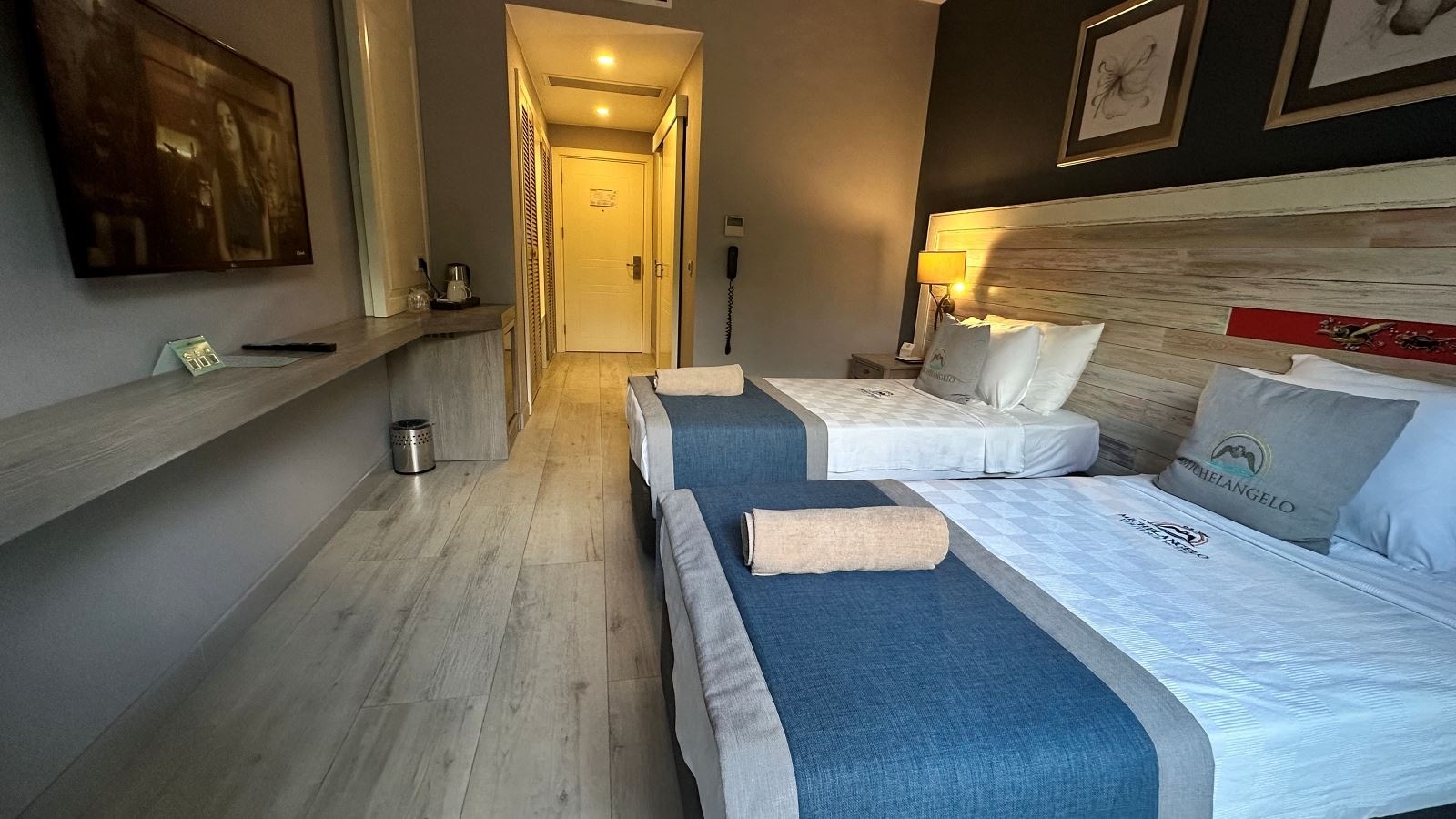 rooms-family-room