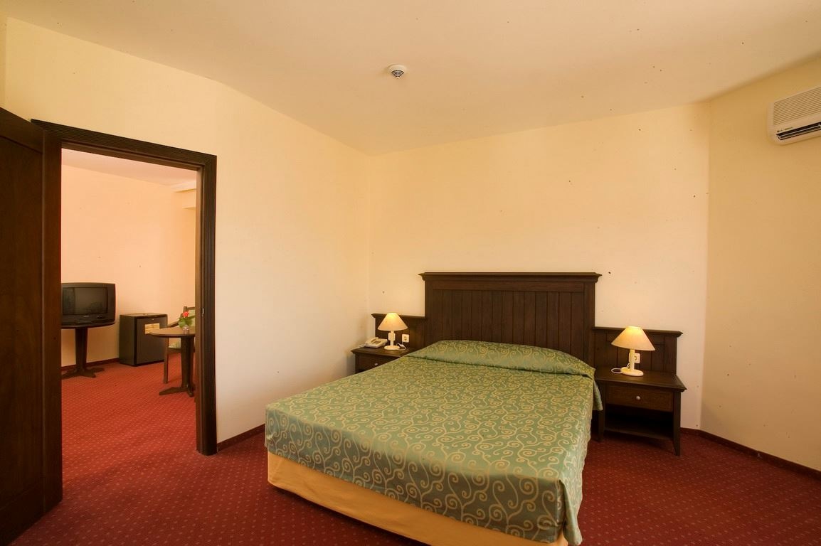 rooms-family-room