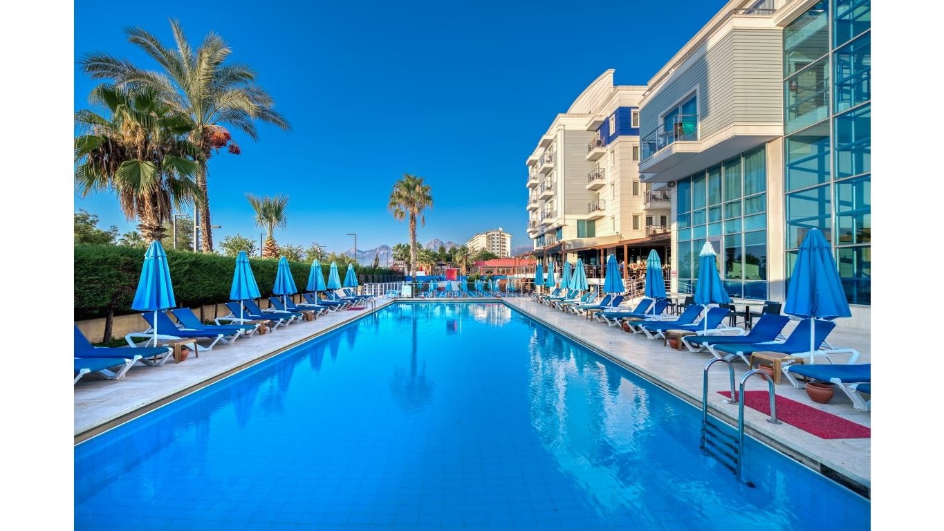 pools-outdoor-pool