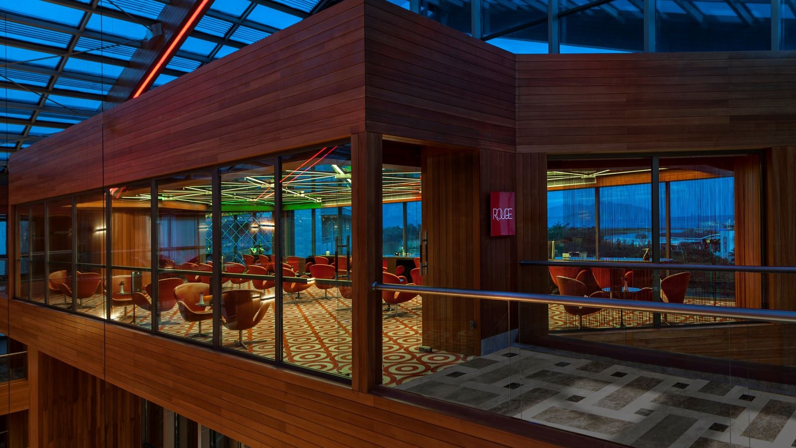 bars-rouge-roof-bar