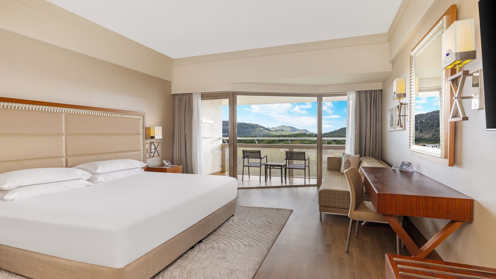 rooms-family-room-garden-view