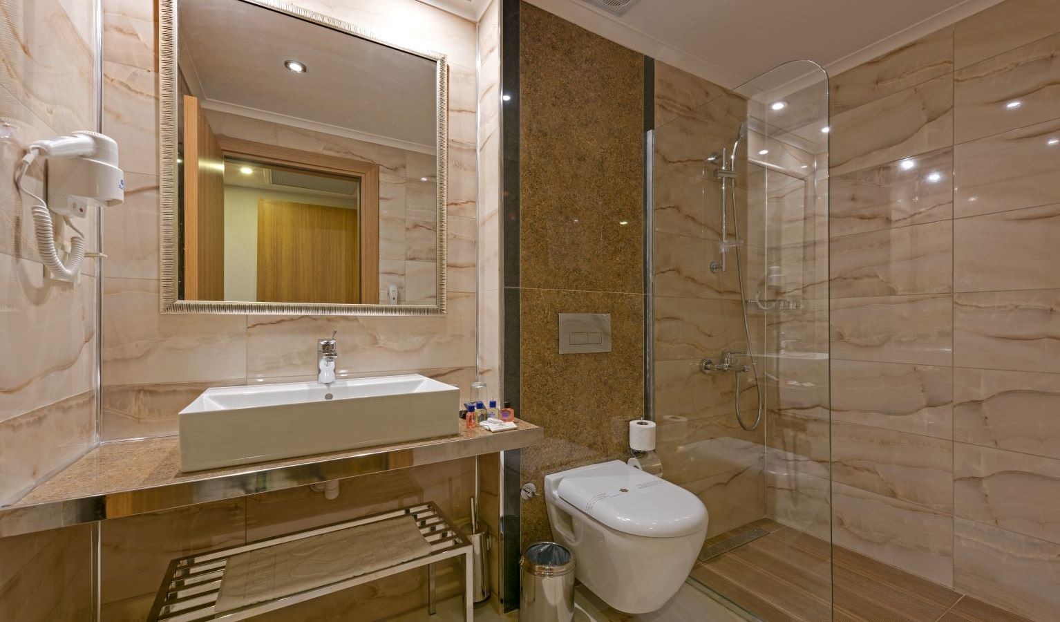 rooms-family-room