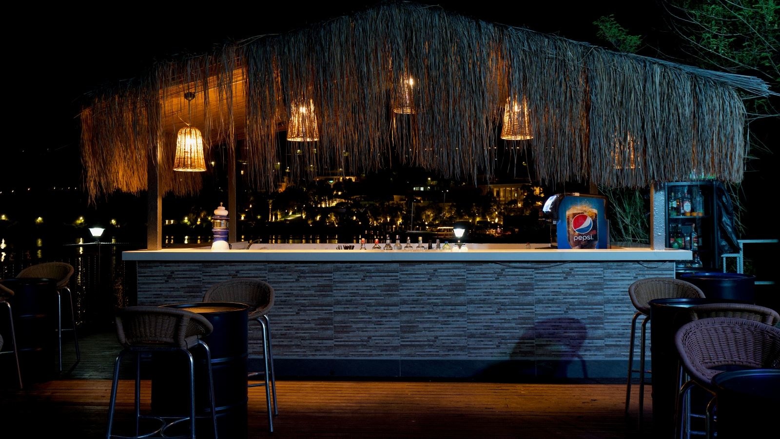 bars-pier-bar