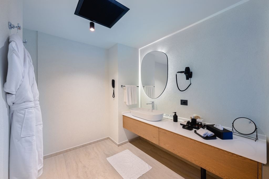 rooms-premium-suit