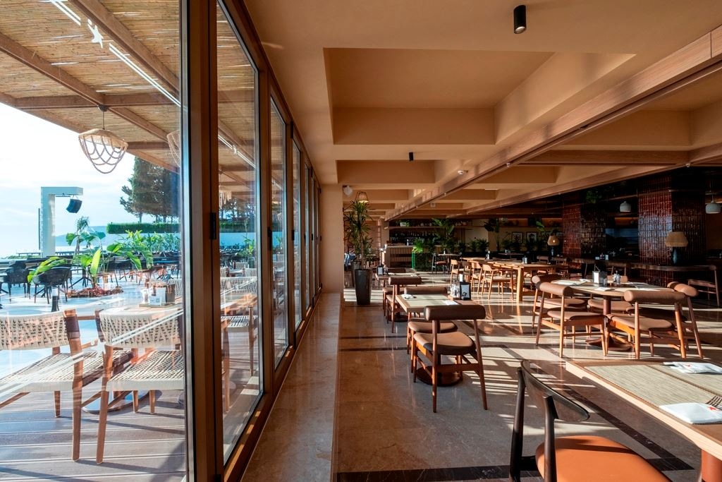 restaurants-day--night-bistro