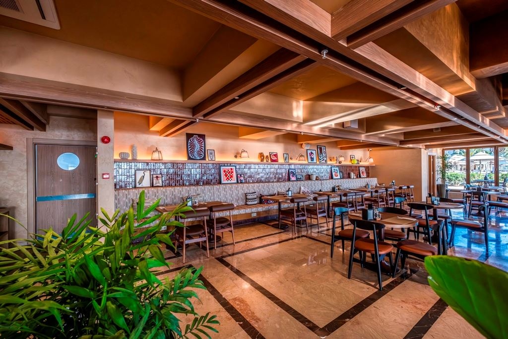 restaurants-day--night-bistro