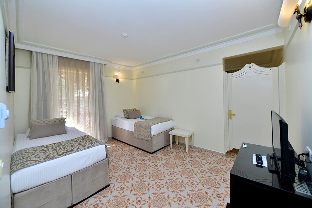 rooms-family-room
