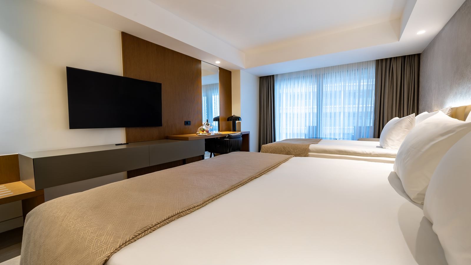 rooms-deluxe-room-seaview