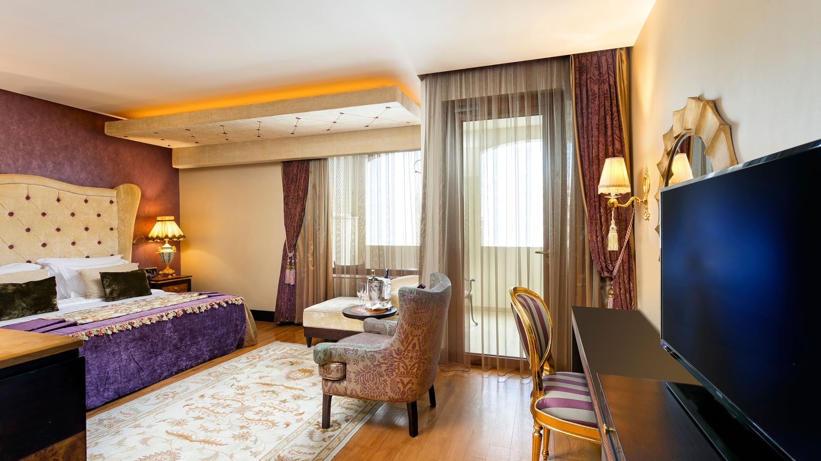 rooms-premium-room-land-view