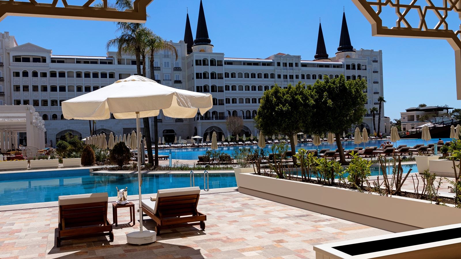 rooms-premium-pool-duplex-suite-swim-up