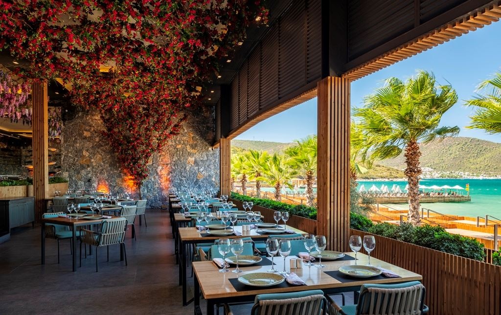 restaurants-azure-salt-sea-food-restaurant