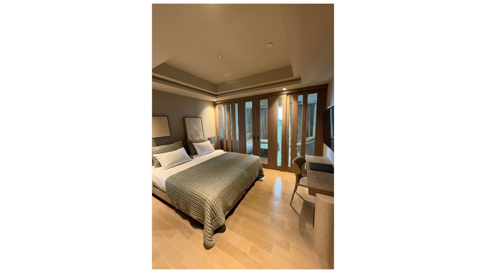 rooms-superior-standard-large-sea-view-room-with-balcony