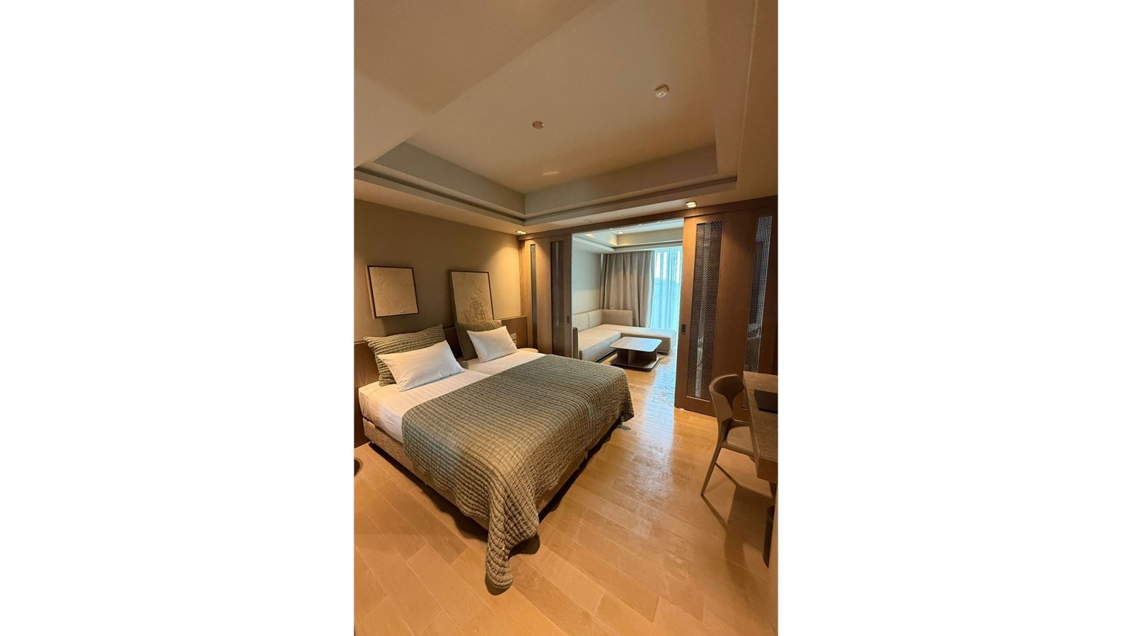 rooms-superior-standard-large-sea-view-room-with-balcony
