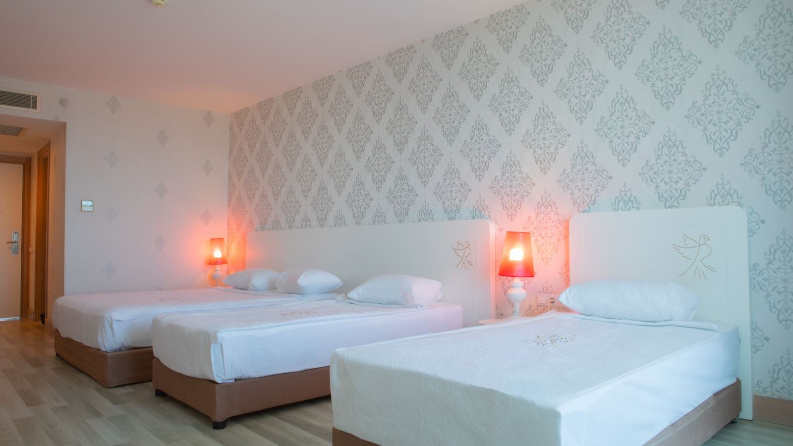 rooms-superior-room