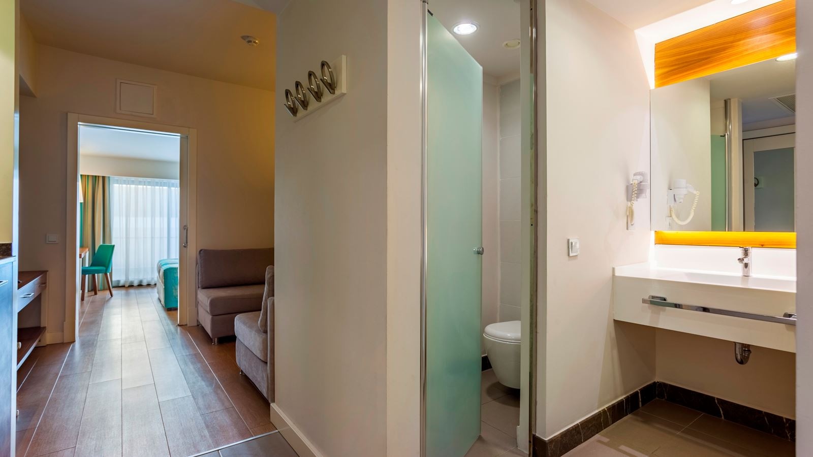 rooms-family-room