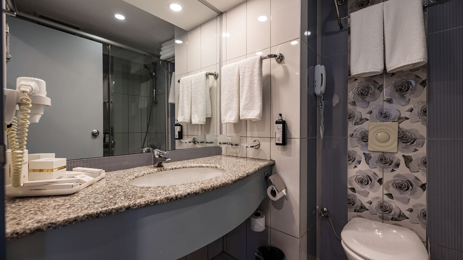 rooms-suite-room