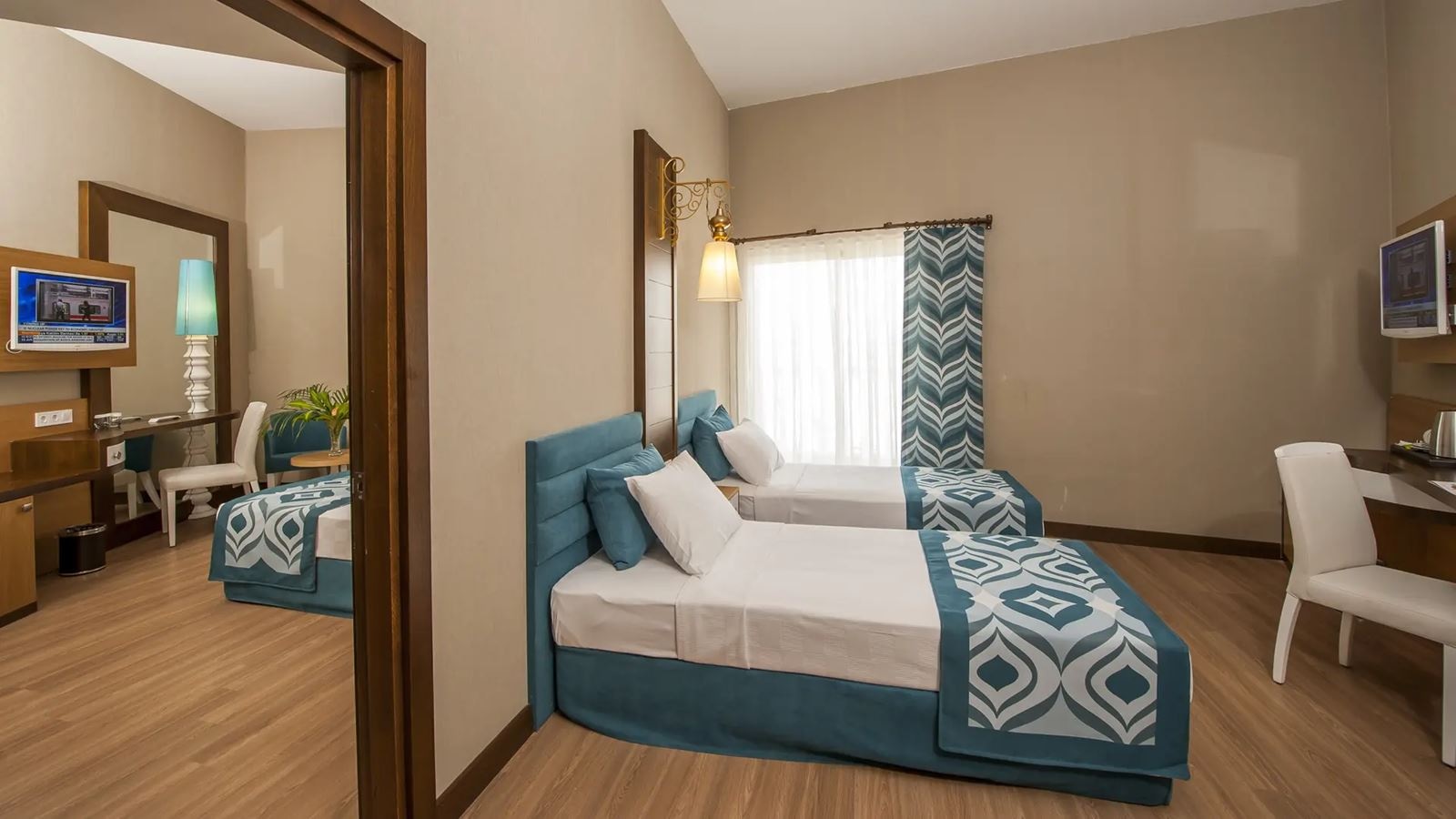 rooms-coral-family-room