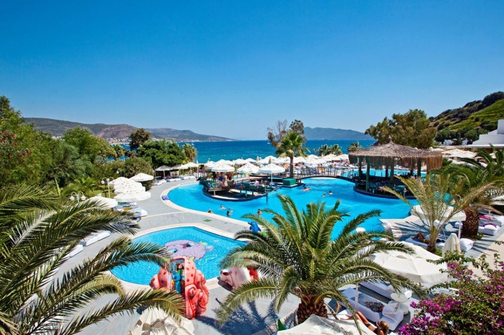 pools-outdoor-pool