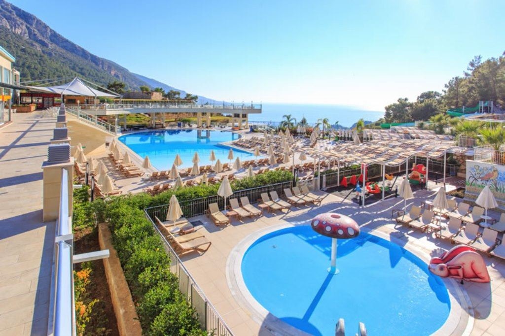 pools-outdoor-pool