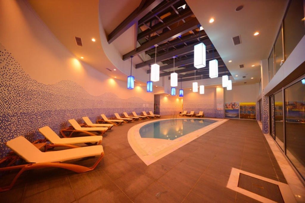 pools-indoor-pool