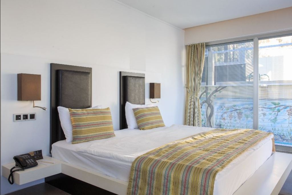 rooms-family-room