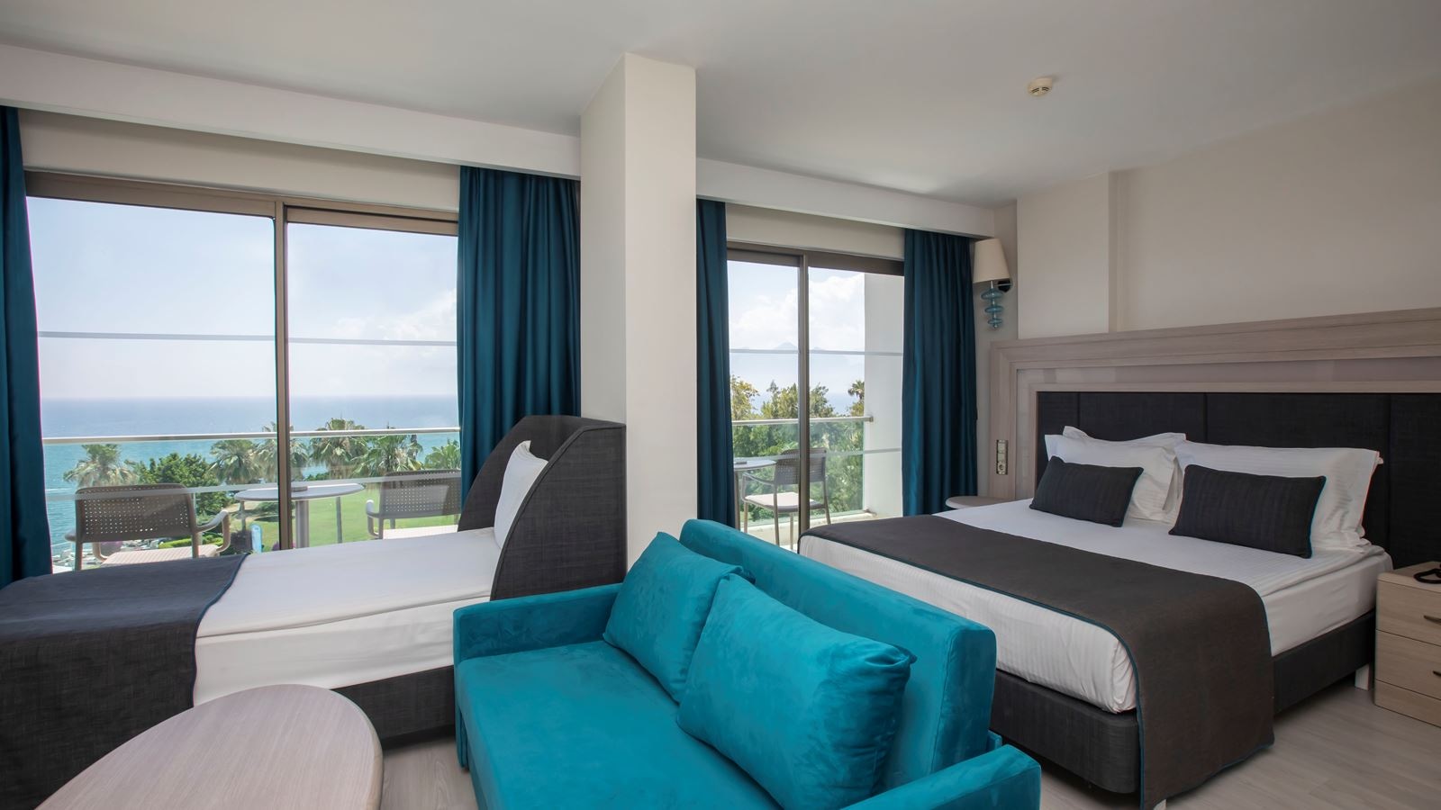 rooms-superior-room