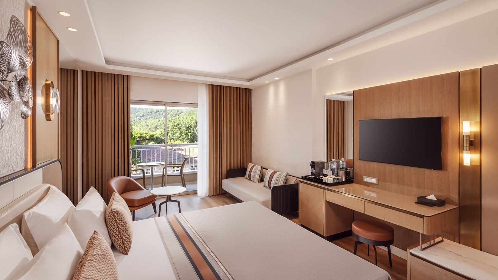 rooms-coral-family-room