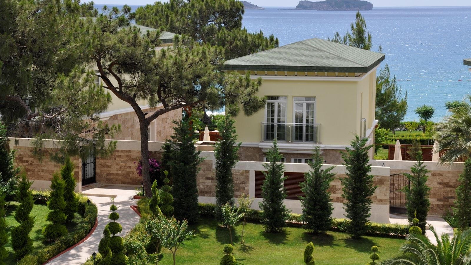rooms-villa-deluxe