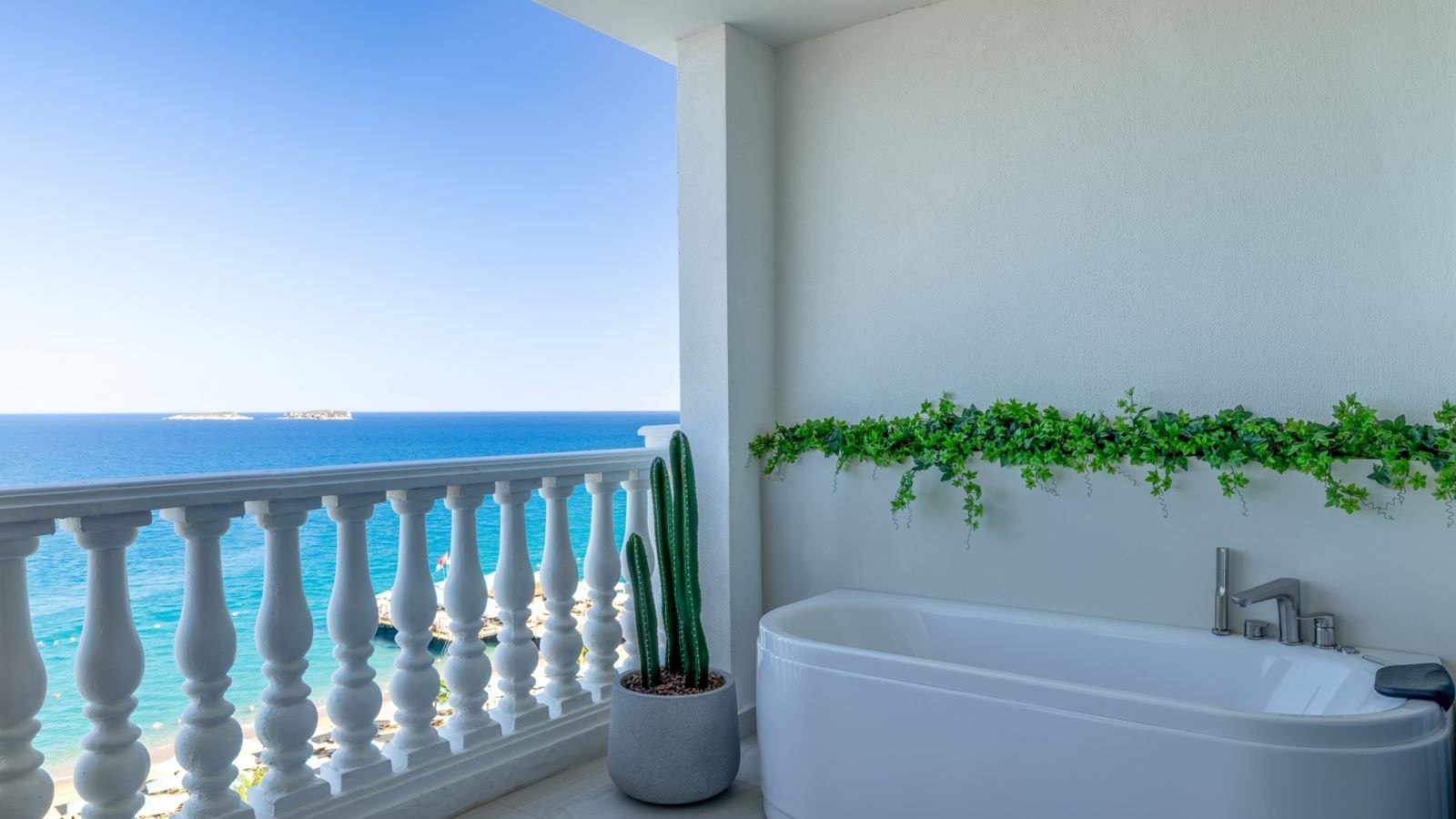 rooms-luna-suite-sea-view-venezia-building-6th-floor