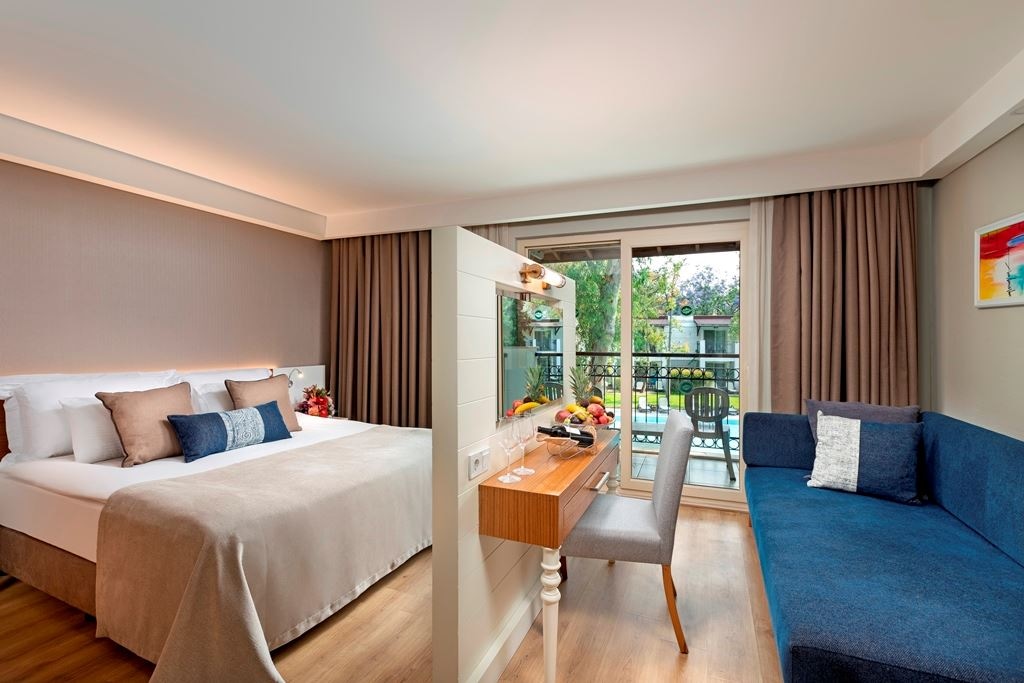rooms-deluxe-room