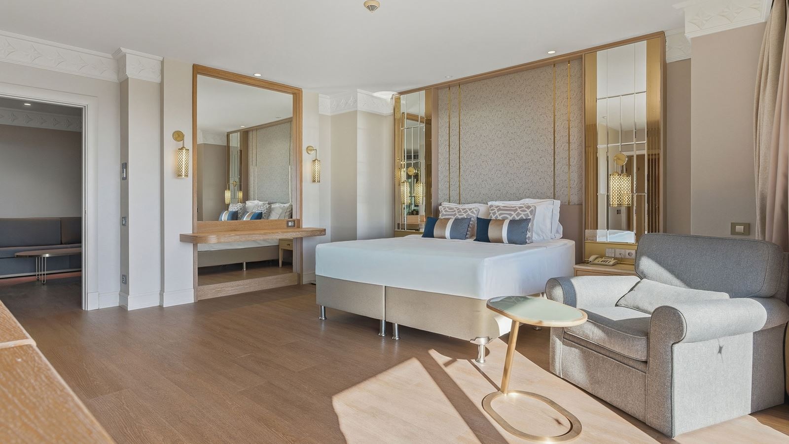 rooms-deluxe-suite