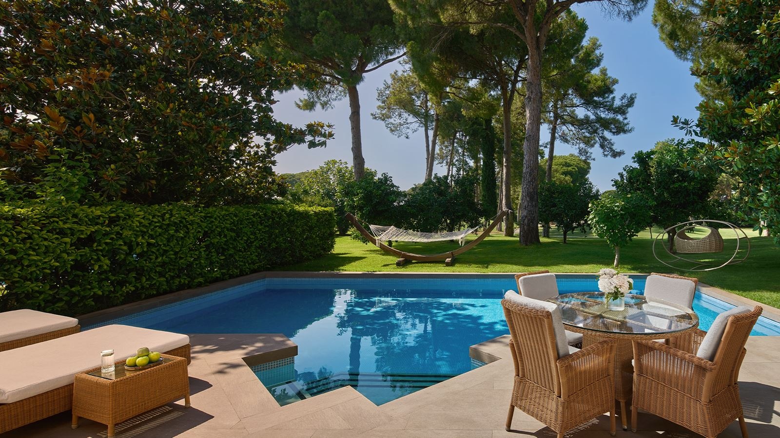 rooms-deluxe-villa
