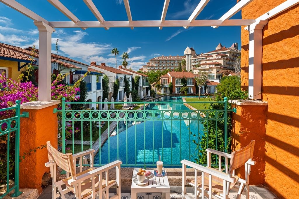 rooms-star-swim-up