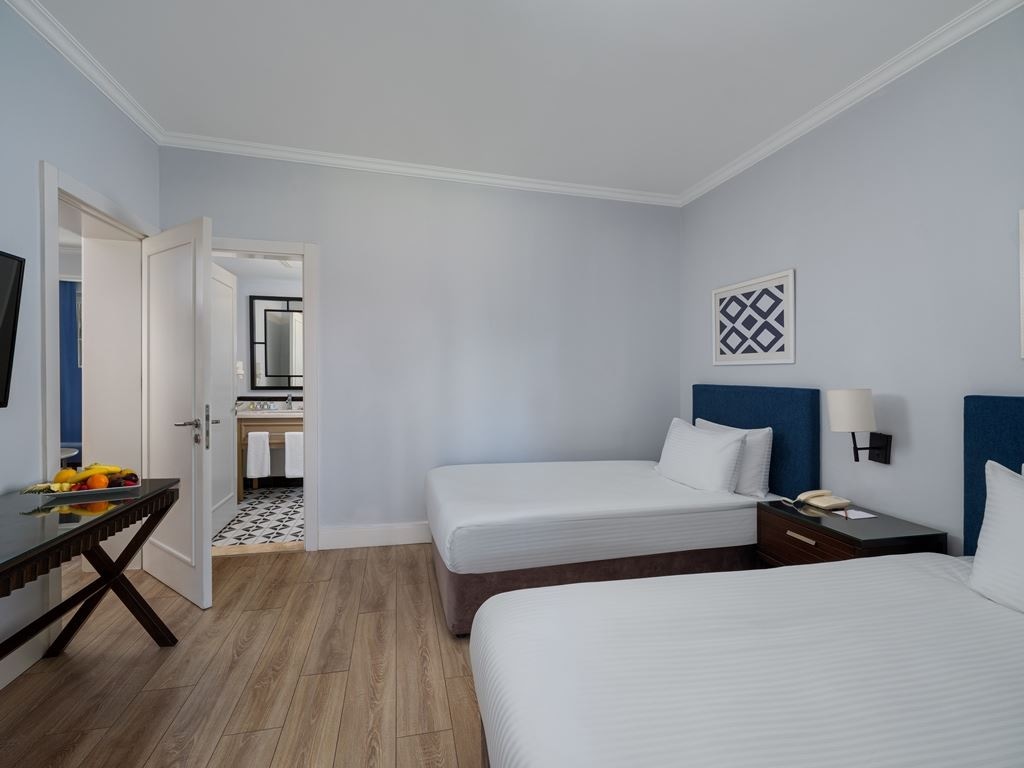 rooms-star-swim-up