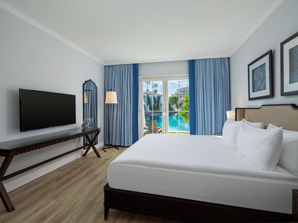 rooms-star-swim-up